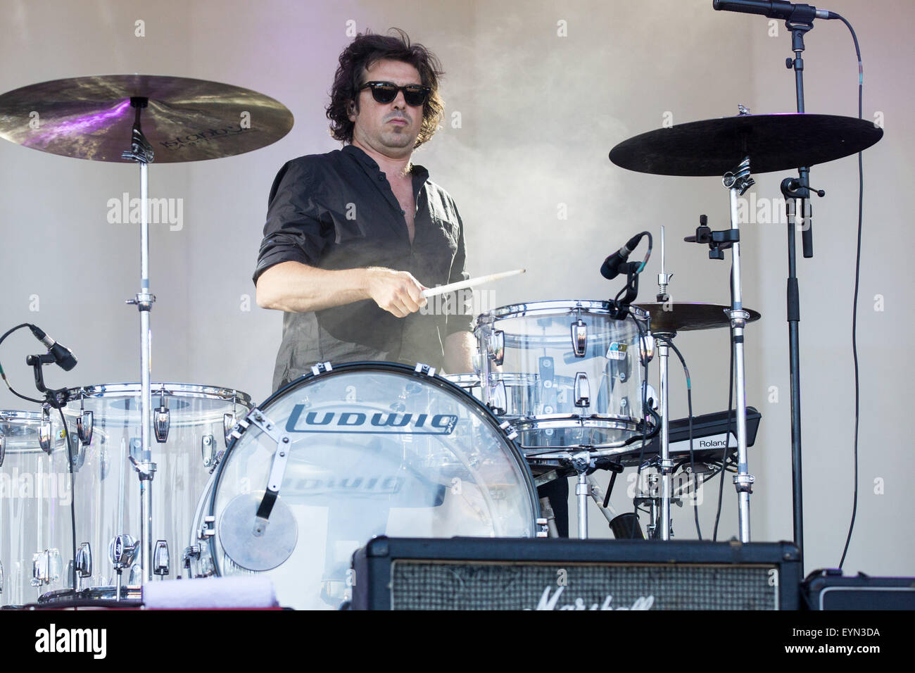 Chicago, Illinois, USA. 31 juillet, 2015. Le batteur CHARLIE Hall de la guerre à la drogue fait vivre dans le Grant Park music festival Lollapalooza à Chicago, l'Illinois © Daniel DeSlover/ZUMA/Alamy Fil Live News Banque D'Images
