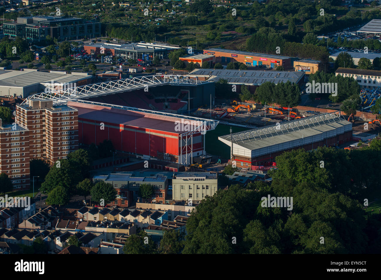 Une vue aérienne de l'Ashton Gate Stadium le terrain du Bristol City Football Club et Bristol Rugby Club. Banque D'Images