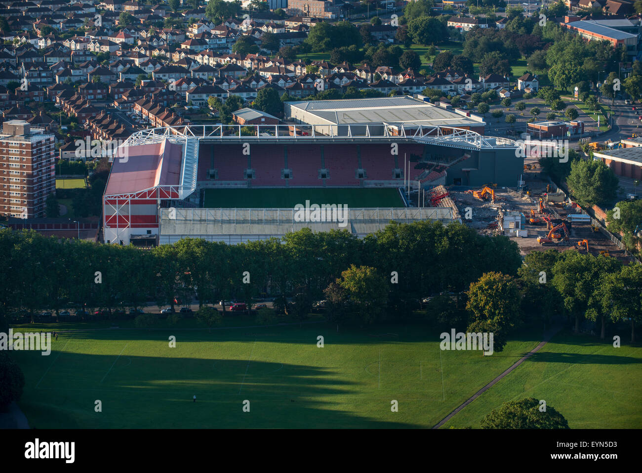 Une vue aérienne de l'Ashton Gate Stadium le terrain du Bristol City Football Club et Bristol Rugby Club. Banque D'Images