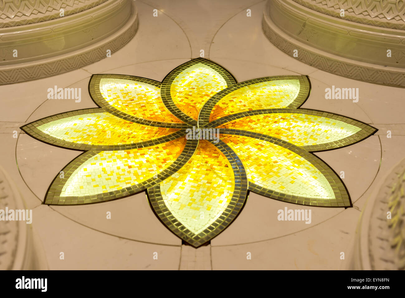Design sur marbre de grande mosquée, Abu Dhabi, Émirats Arabes Unis Banque D'Images