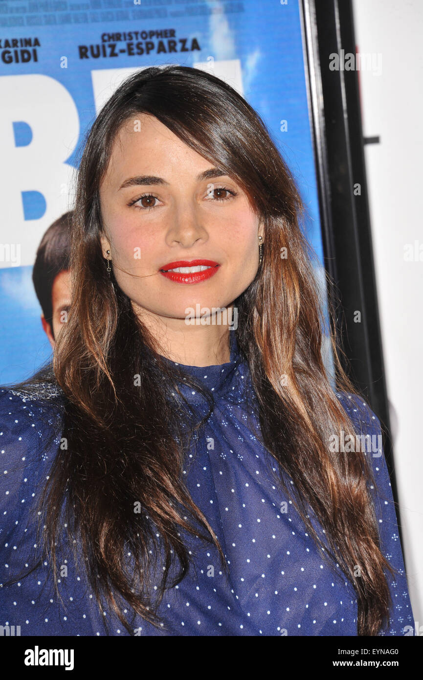 LOS ANGELES, CA - 7 NOVEMBRE 2010 : Mia Maestro à l'AFI Fest première de son film 'Abel' au Grauman's Chinese Theatre, à Hollywood. Banque D'Images