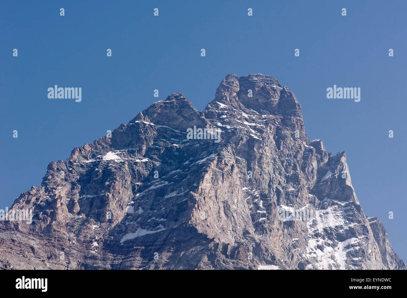 Vue sur le Mont Cervin Le Cervin ( ) de Cervinia. Vallée d'Aoste. Alpes. L'Italie. Banque D'Images