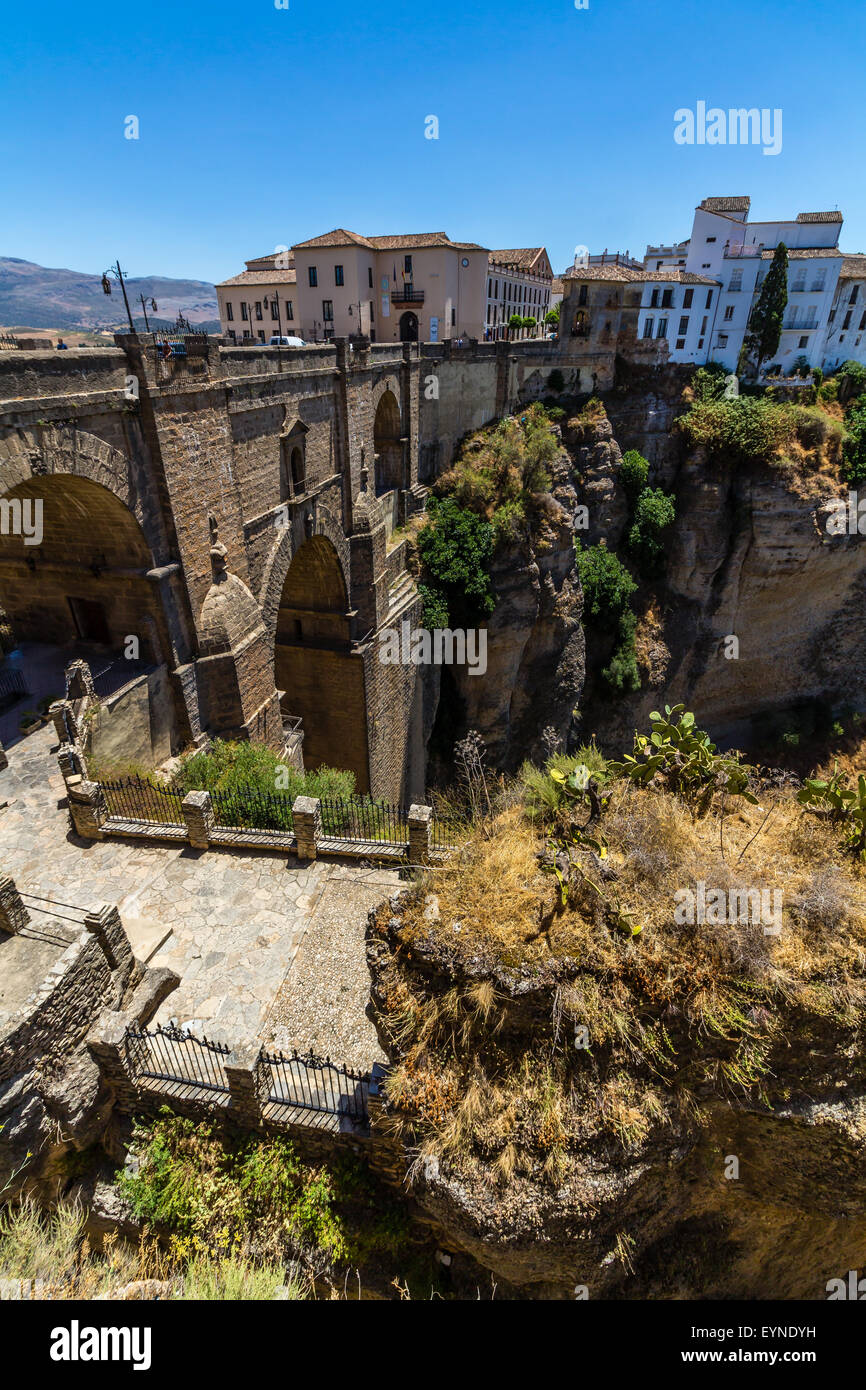 Andalousie paysage, route de campagne et de rock à Ronda, Espagne Banque D'Images