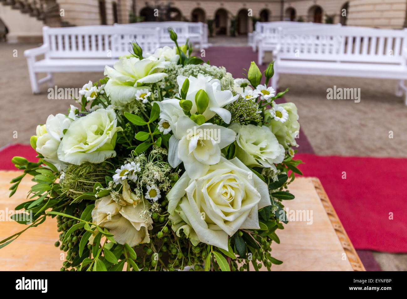 Arrangement de fleurs désherbage Banque D'Images