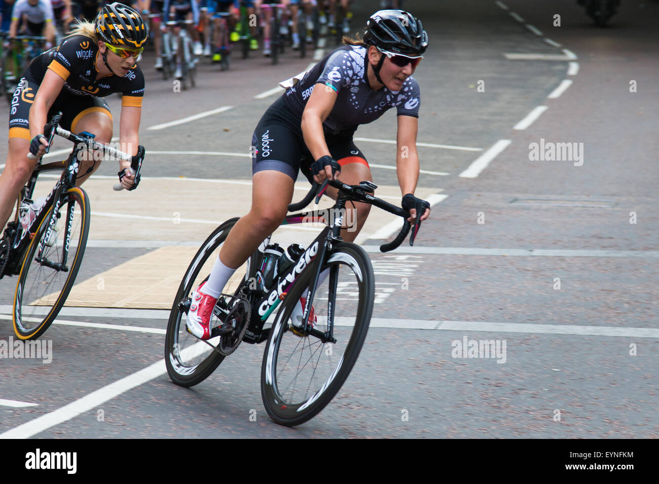 Westminster, Londres, 1er août 2015. Top femmes cyclistes concurrence dans le Prudential Ride Grand Prix de Londres autour de St James's Park. Banque D'Images