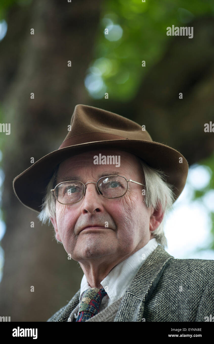 Journaliste écossais, journaliste, romancier et auteur de sports, Allan Massie, apparaissant à l'Edinburgh International Book Festival Banque D'Images