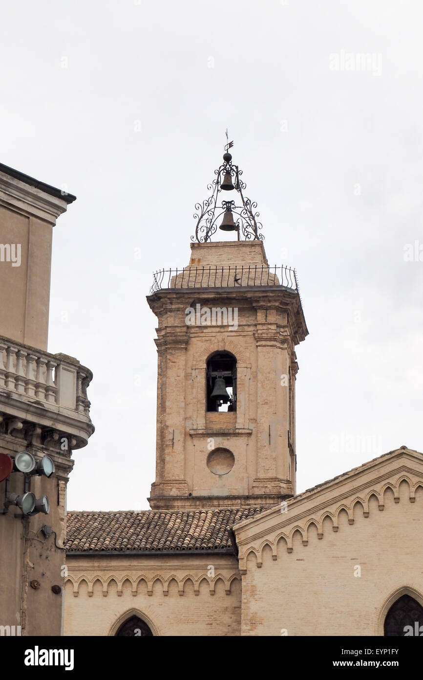 Clocher de la cathédrale de San Giuseppe, Vasto, Abruzzo, Italie. Banque D'Images