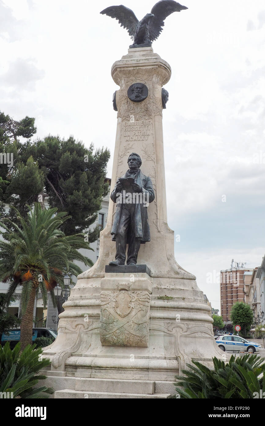 Statue de la société Pasquale Giuseppe Rossetti, un poète patriotique de Vasto, Italie. Banque D'Images