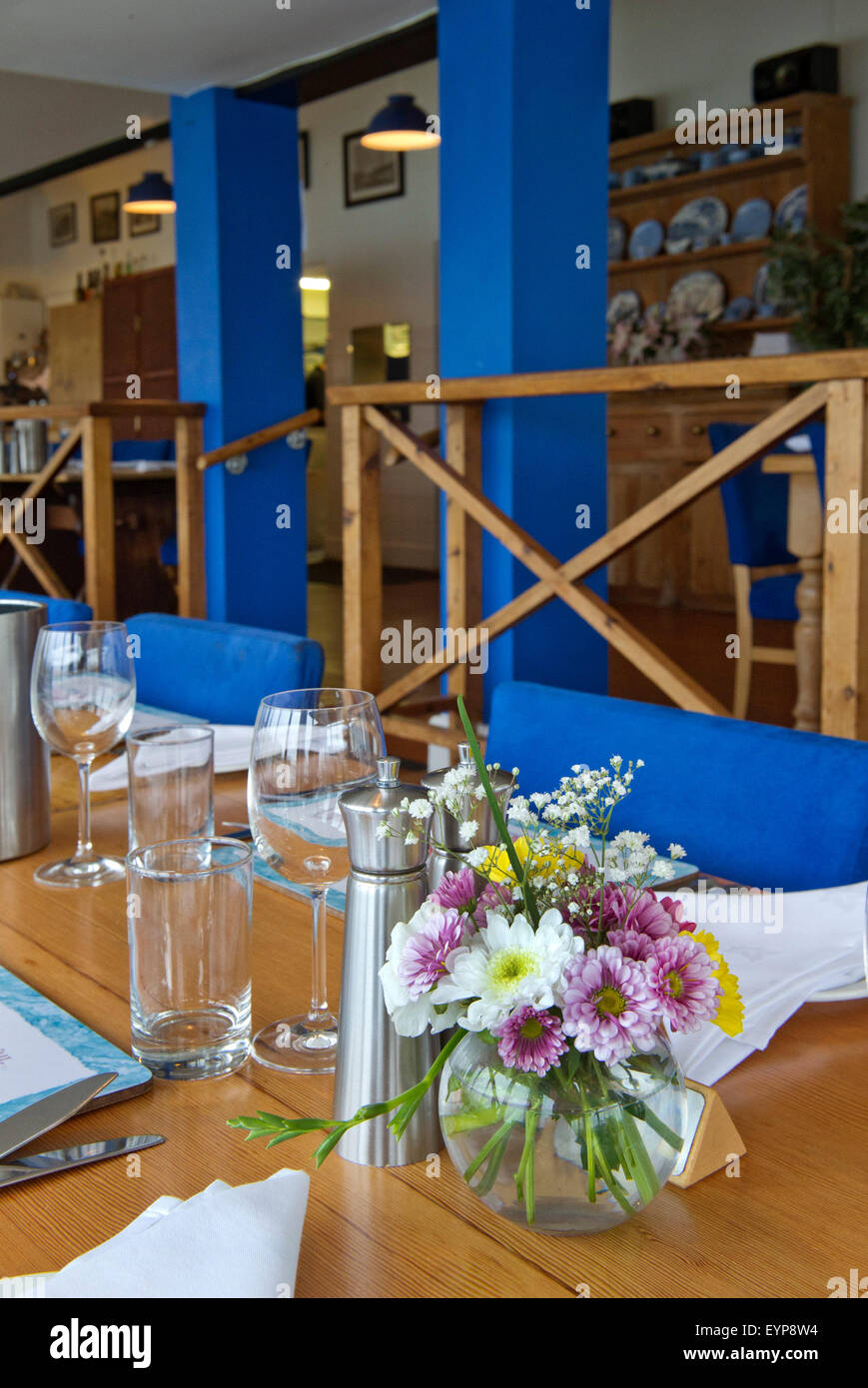 Le restaurant Riverside,West Bay, Dorset, UK,une station restaurant spécialisé dans les fruits de mer,fine cuisine et vin. Un dîner de manger des aliments au Royaume-Uni Banque D'Images