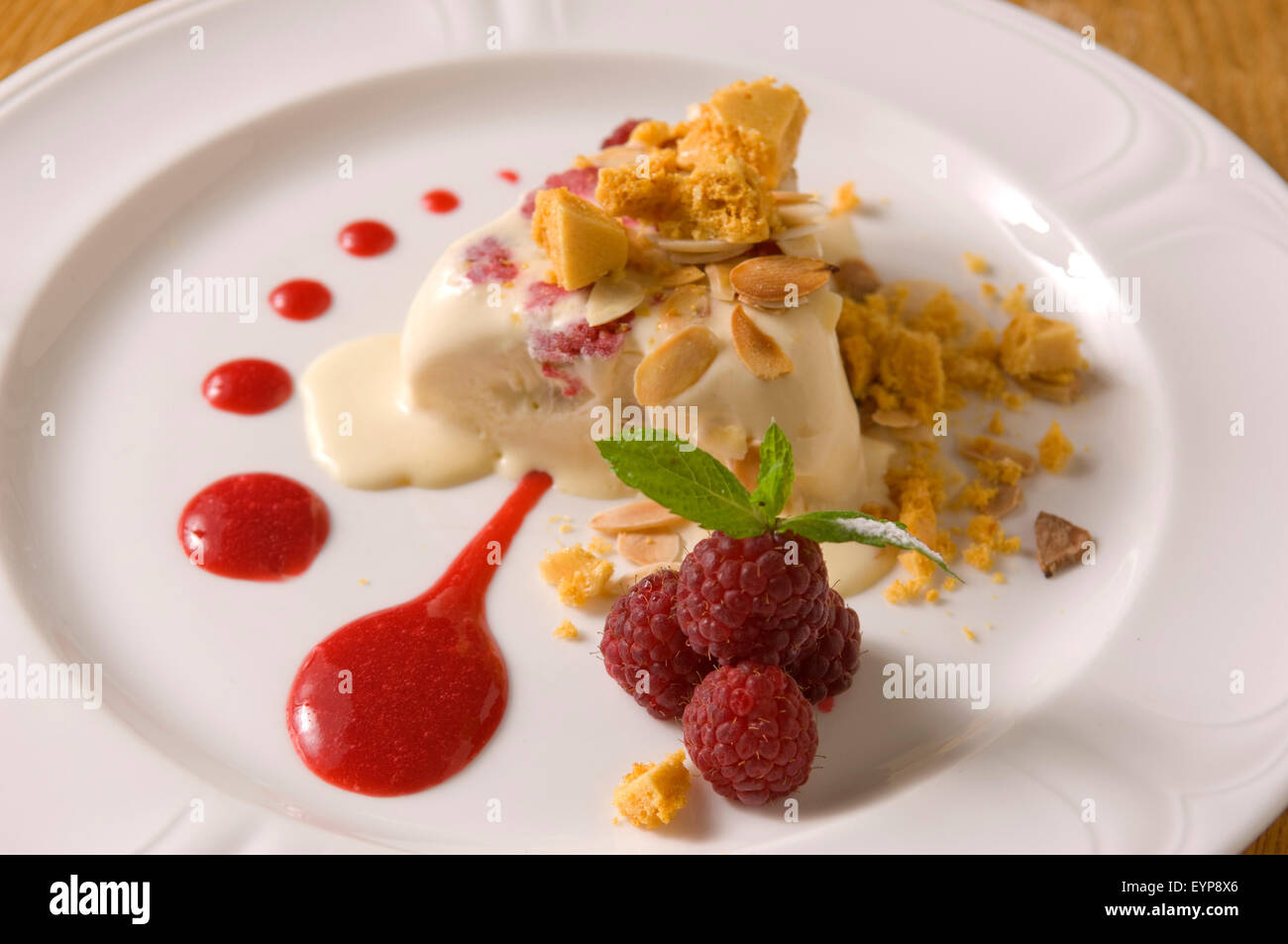 Le restaurant Riverside,West Bay, Dorset, UK,une station restaurant spécialisé dans les fruits de mer,fine cuisine et vin. Un dîner de manger des aliments au Royaume-Uni Banque D'Images