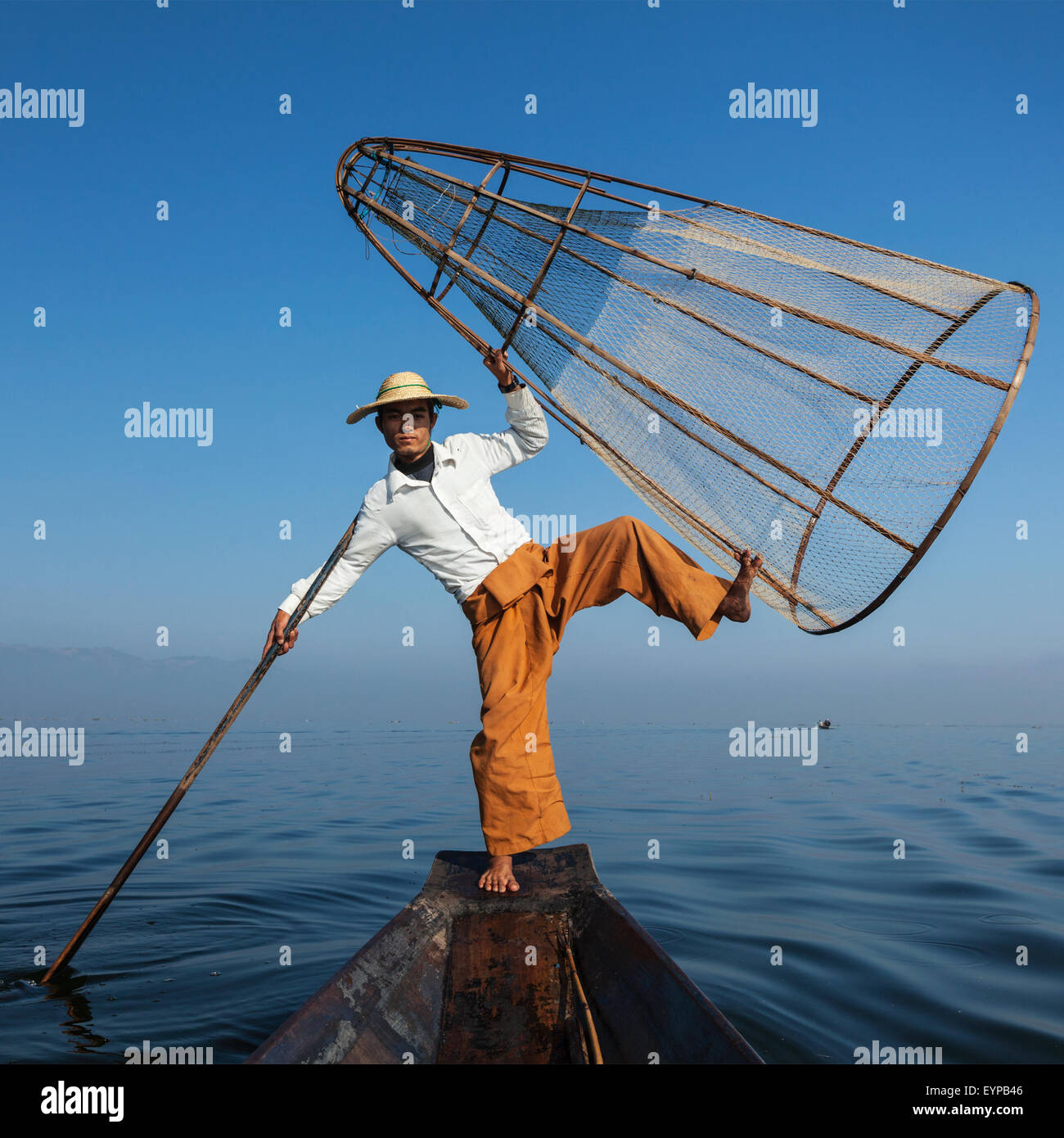 Pêcheur au lac Inle (Birmanie, Myanmar Banque D'Images