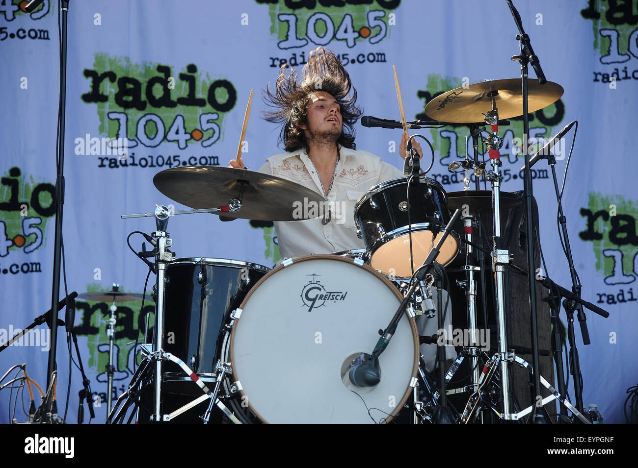 Philadelphie, Pennsylvanie, USA. 2 Août, 2015. JOEL AMEY de groupe indie sensation, WOLF ALICE, du nord de Londres, l'exécution au niveau de la radio 104,5 block party d'été à Philadelphie PA Credit : Ricky Fitchett/ZUMA/Alamy Fil Live News Banque D'Images