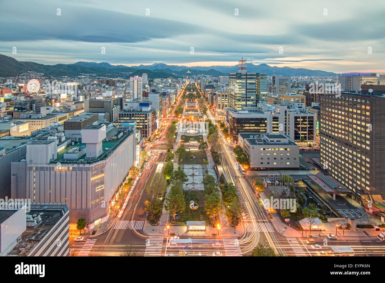 Sapporo, Japon centre-ville city skyline at Parc Odori. Banque D'Images