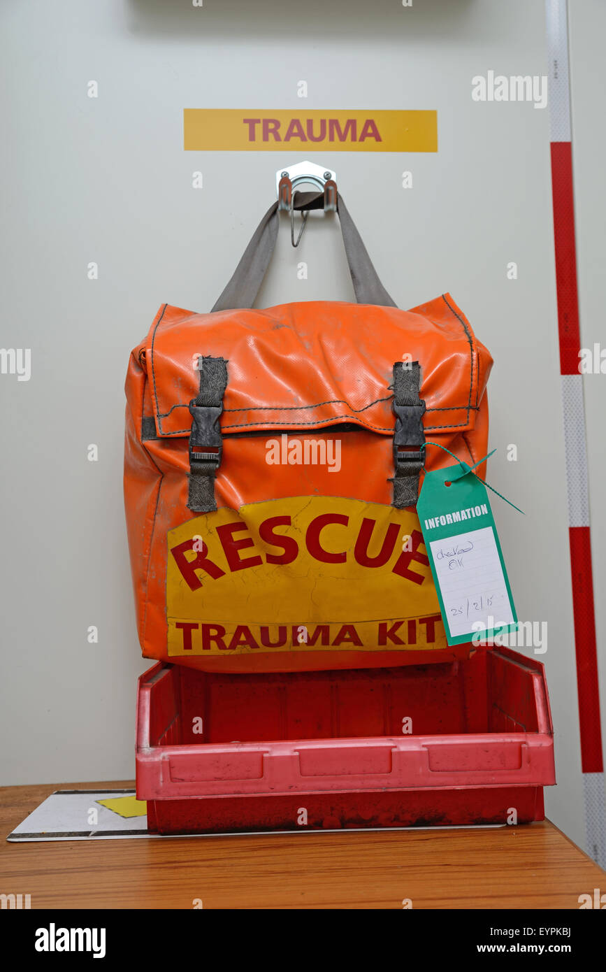 Un kit de traumatologie emballé et prêt à aller à une mine de travail Banque D'Images
