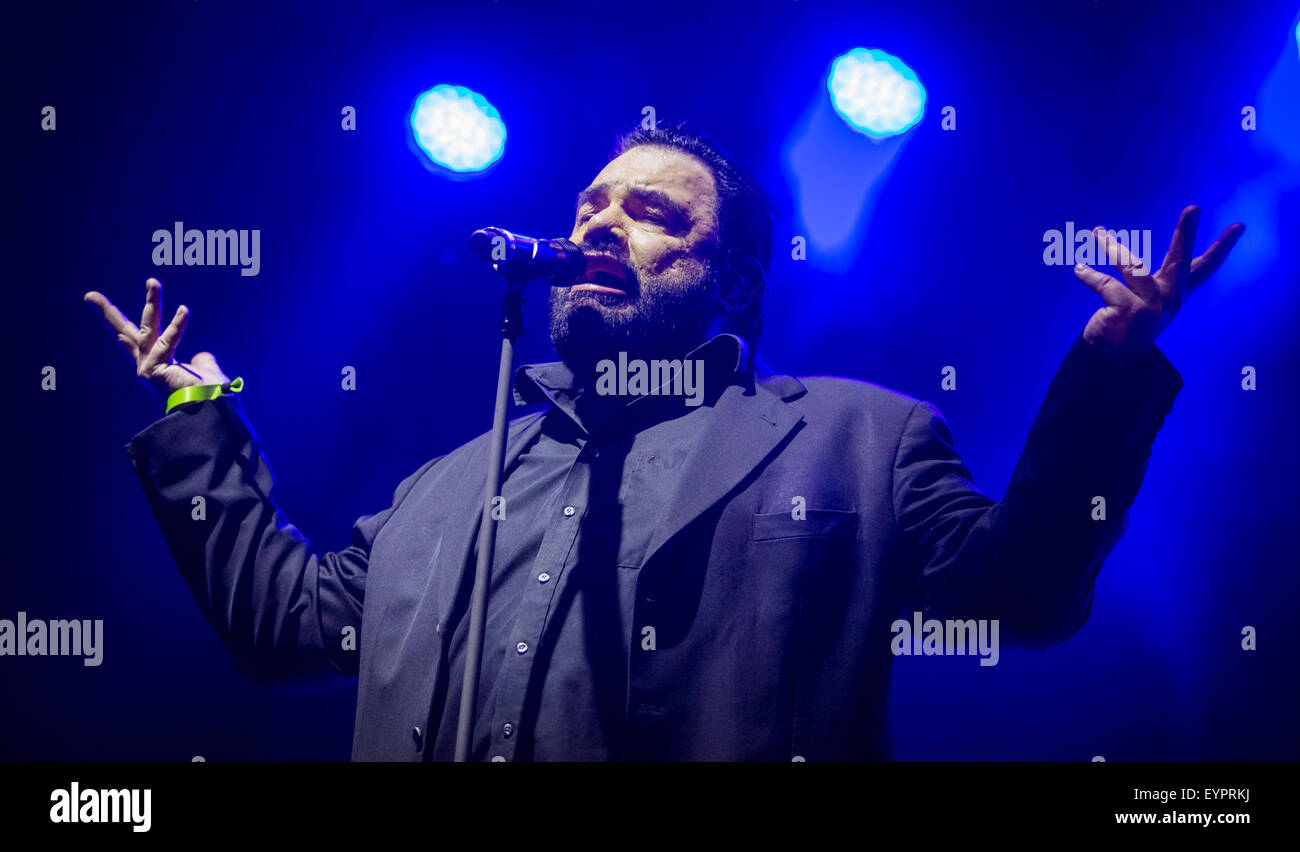 Bande d'Alphaville singer Marian Gold effectue en direct durant le Festival de musique Sazavafest en Svetla nad Sazavou République tchèque, le 1 août, 2015. (Photo/CTK Jaroslav Loskot) Banque D'Images