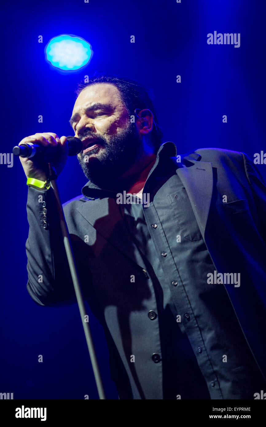 Bande d'Alphaville singer Marian Gold effectue en direct durant le Festival de musique Sazavafest en Svetla nad Sazavou République tchèque, le 1 août, 2015. (Photo/CTK Jaroslav Loskot) Banque D'Images