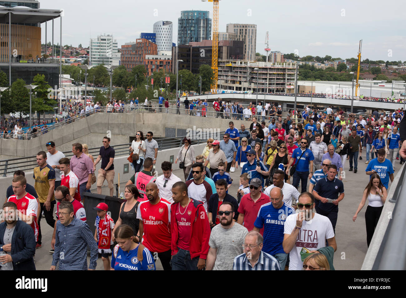 Les supporters de football ensemble la position à Wembley pour la protection communautaire 2015 Banque D'Images