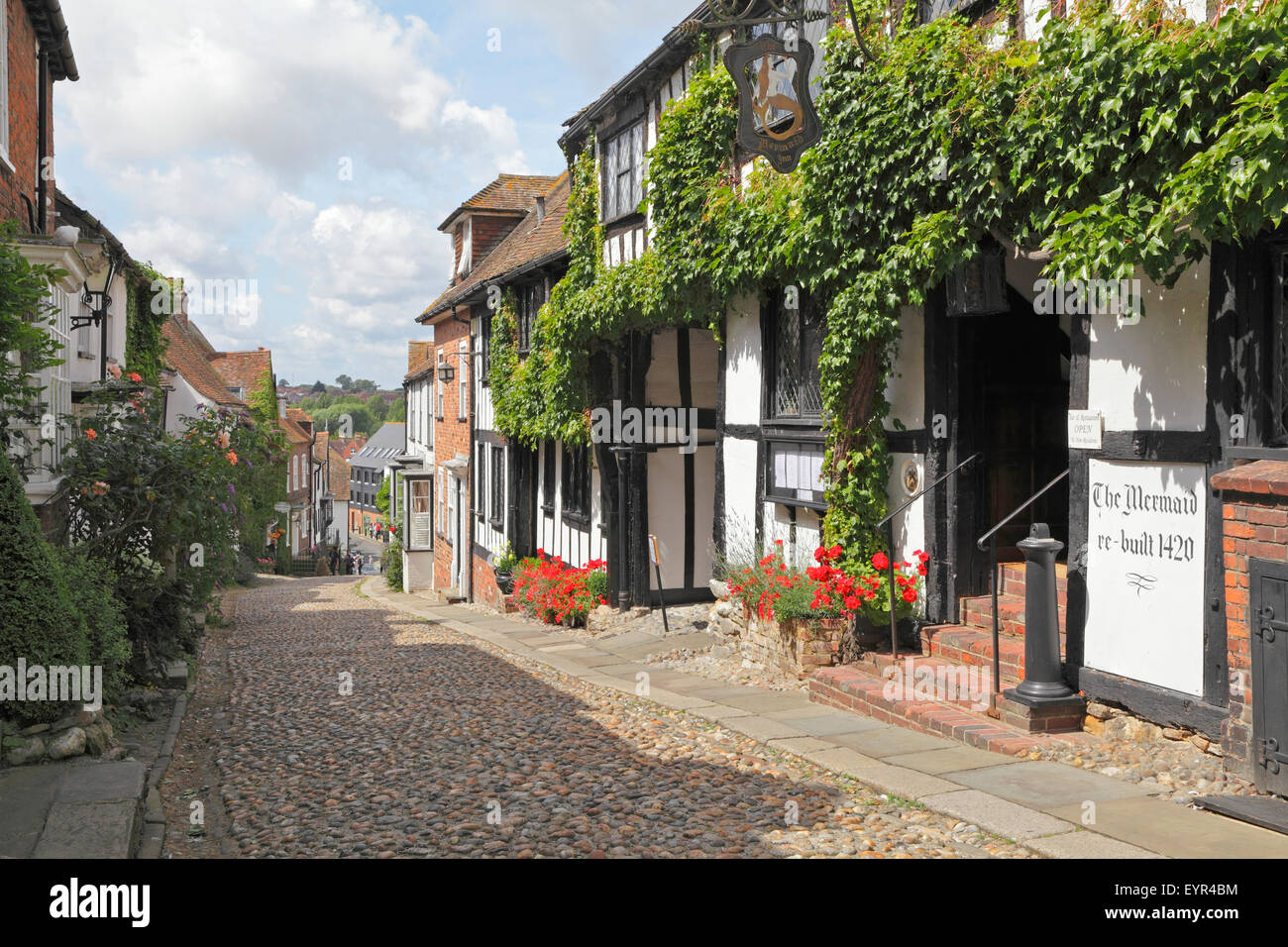 Le pittoresque, rue pavées, dans le quartier historique de Cinque Ports ville de Rye, East Sussex, England, UK Banque D'Images