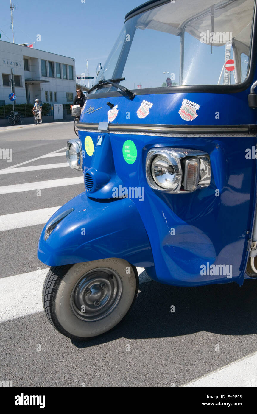 Piaggio Ape Calessino autorickshaw rickshaw tuk tuk tuk Banque D'Images