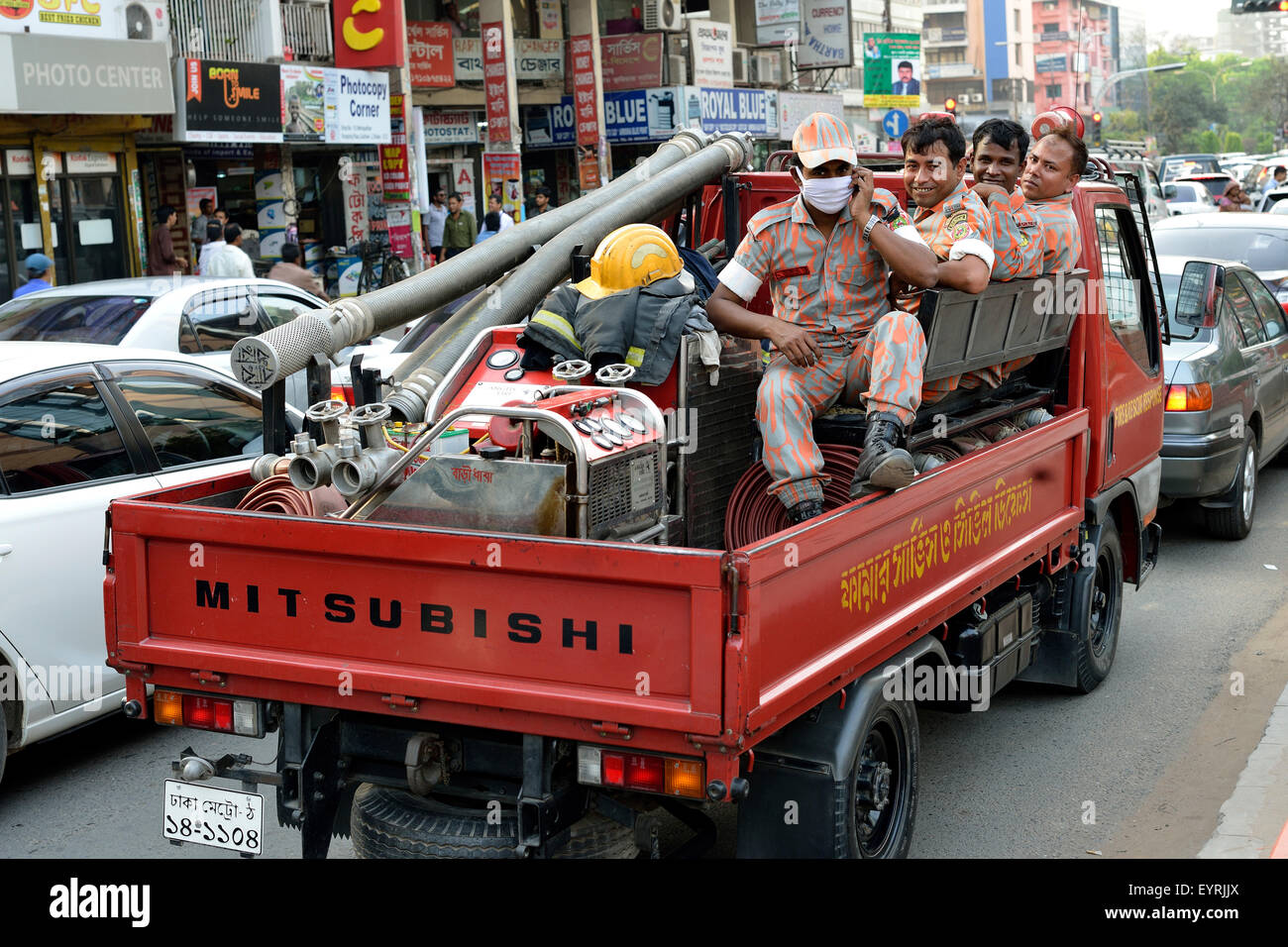 Pompiers à Dhaka, au Bangladesh, en Asie Banque D'Images