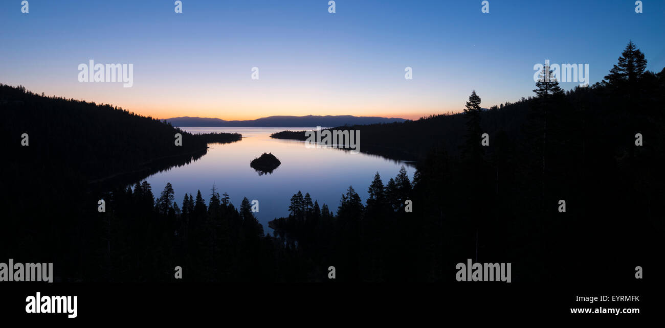 Les États-Unis, d'Amérique, Lake Tahoe, California, Emerald Bay, Bay, matin, l'atmosphère, bleu, silhouette, de l'eau, vue, paysage Banque D'Images Les États-Unis, d'Amérique, Lake Tahoe, California, Emerald Bay, Bay, matin, l'atmosphère, bleu, silhouette, de l'eau, vue, paysage Banque D'Images