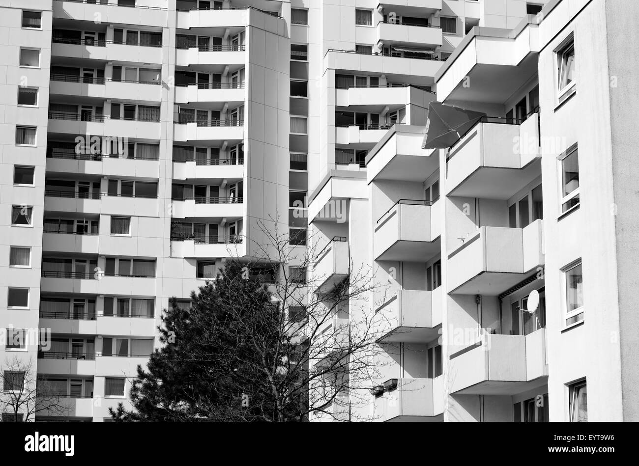 Photo en noir et blanc nouveau de nettoyage d'appartements, maison, construction sociale de l'Allemagne, en Rhénanie du Nord-Westphalie, Ratingen-West Banque D'Images