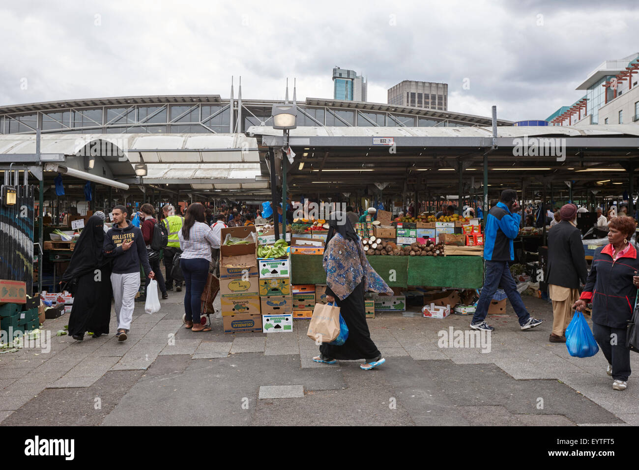 Birmingham multiculturel marché plein air UK Banque D'Images