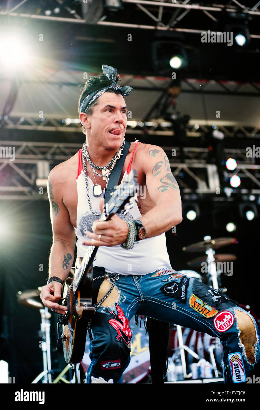 Jeff Worley le guitariste du groupe de rock à l'Beart Guy Monster Energy 2015 Carolina Rébellion, Charlotte NC Banque D'Images Jeff Worley le guitariste du groupe de rock à l'Beart Guy Monster Energy 2015 Carolina Rébellion, Charlotte NC Banque D'Images