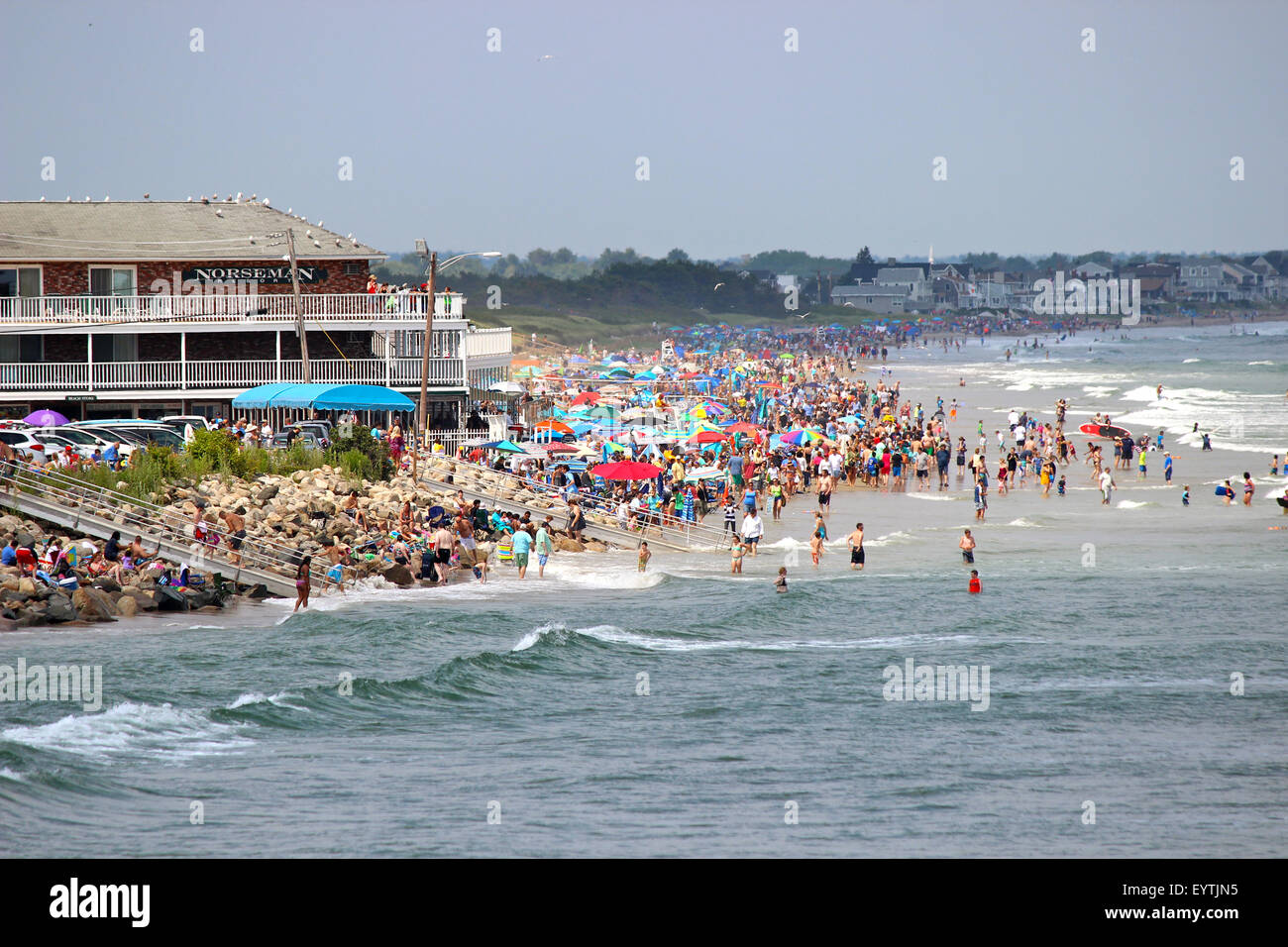Des foules de gens profiter d'une journée d'été à Ogunquit Beach, Maine Banque D'Images