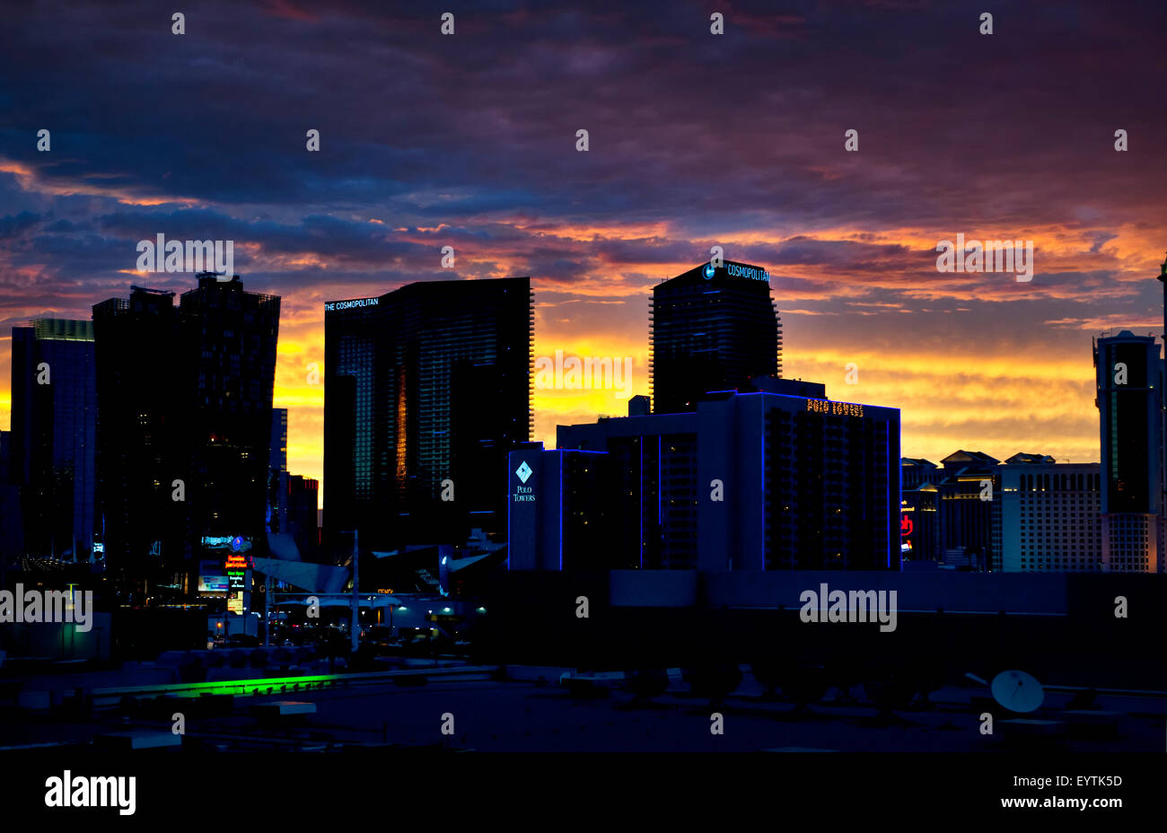 Las Vegas skyline at sunset avec ciel dramatique Banque D'Images