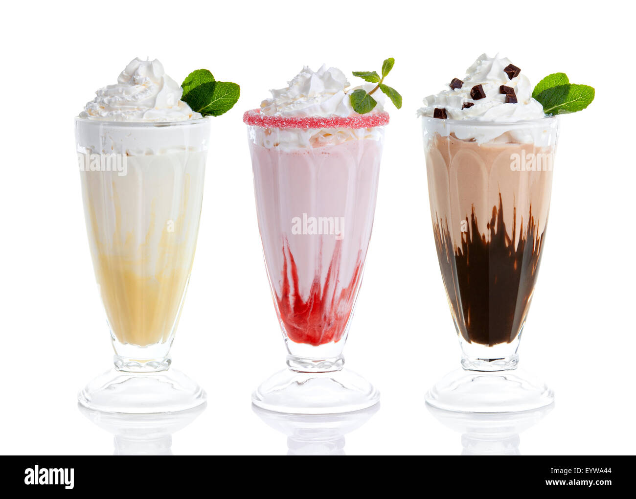 Trois verres de milkshakes, bananashake chocolateshake fruiteshake, et cocktails Banque D'Images