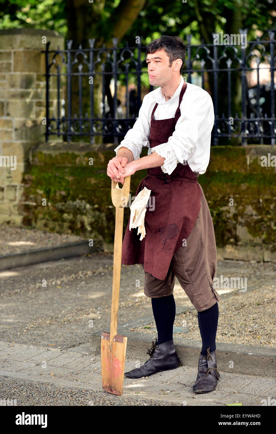 Acteur joue un fossoyeur dans une reconstitution de la scène du siège de Derry (1688-1689) sur les murs de Derry au cours de la ville de jeune fille Banque D'Images