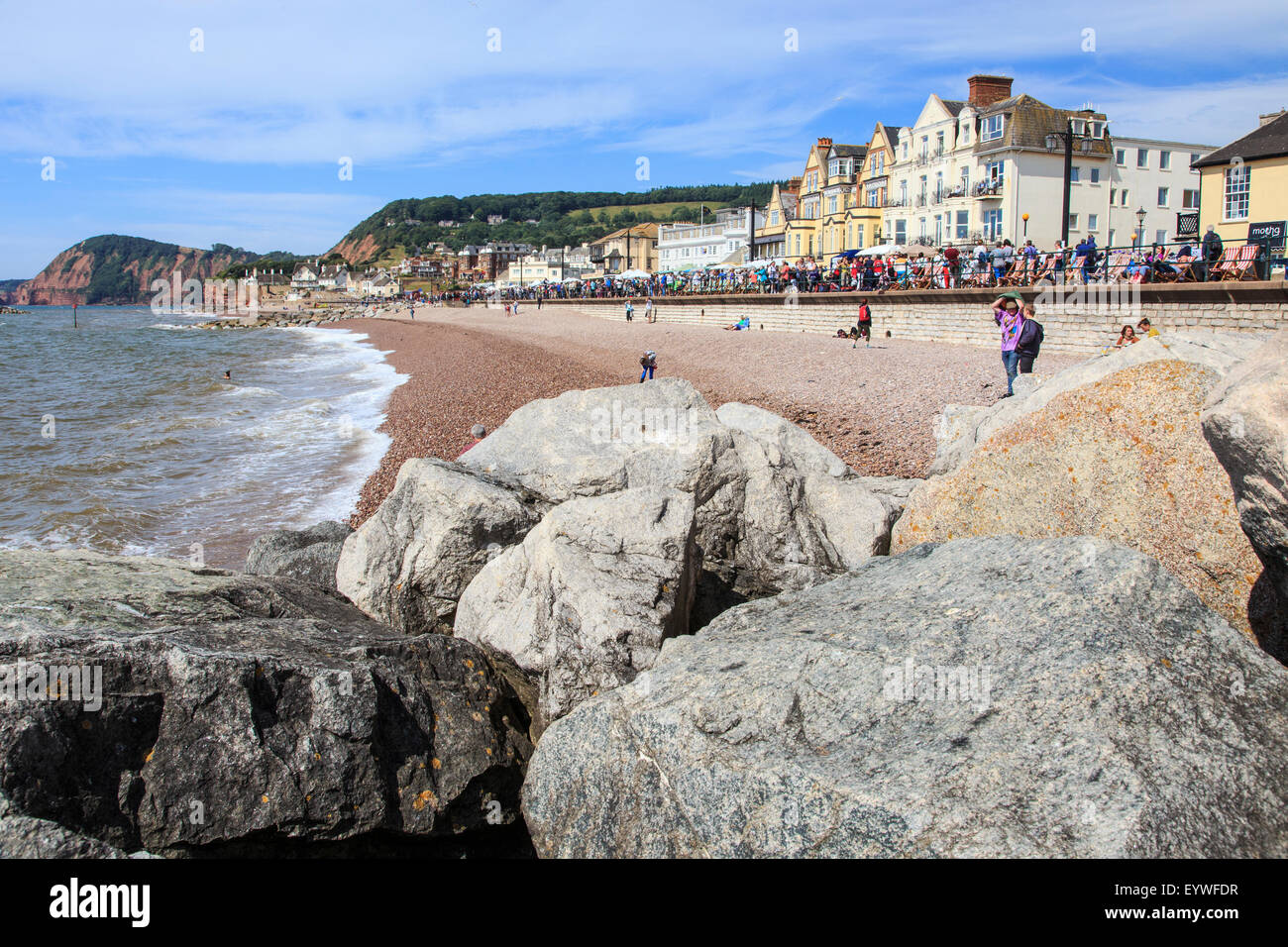 Mer et l'avant à Sidmouth Banque D'Images