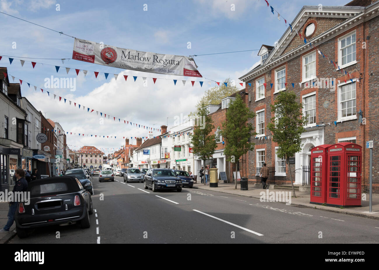 Old Post Office Building et High Street, West Wycombe, Buckinghamshire, Angleterre, Royaume-Uni, Europe Banque D'Images