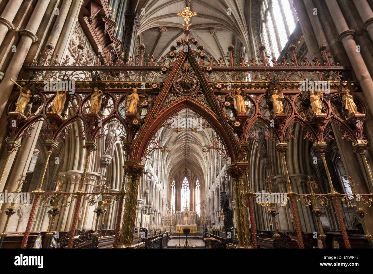 Quire vu à travers les Skidmore, écran, Cathédrale de Lichfield Staffordshire, Angleterre, Royaume-Uni, Europe Banque D'Images