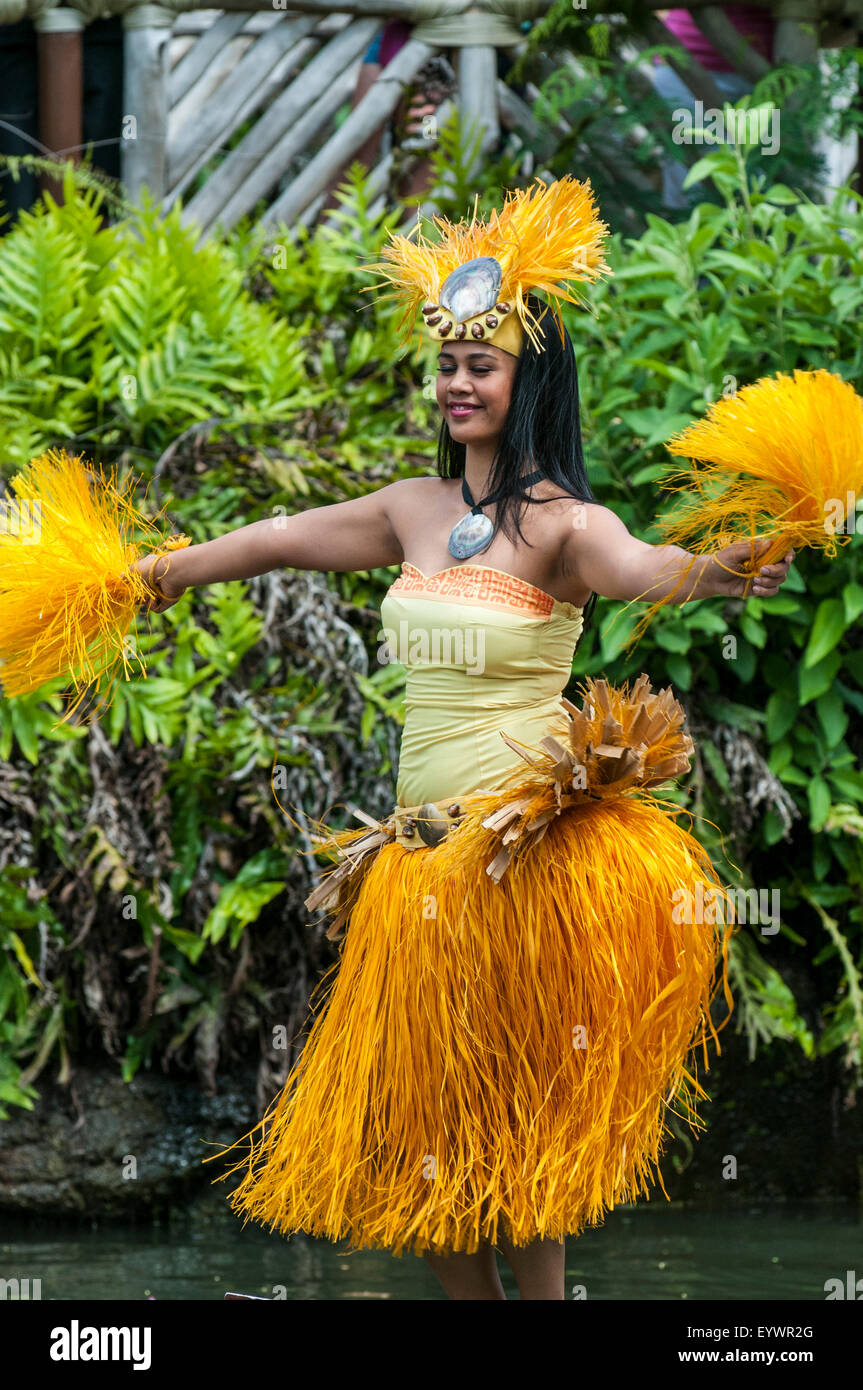 Hawaii traditional dress Banque de photographies et d'images à haute  résolution - Alamy