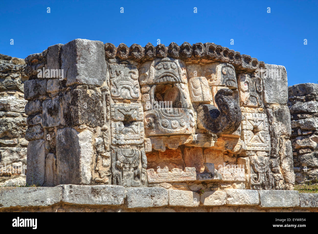 Masque en pierre du dieu Chac, Mayapan, site archéologique maya, Yucatan, Mexique, Amérique du Nord Banque D'Images