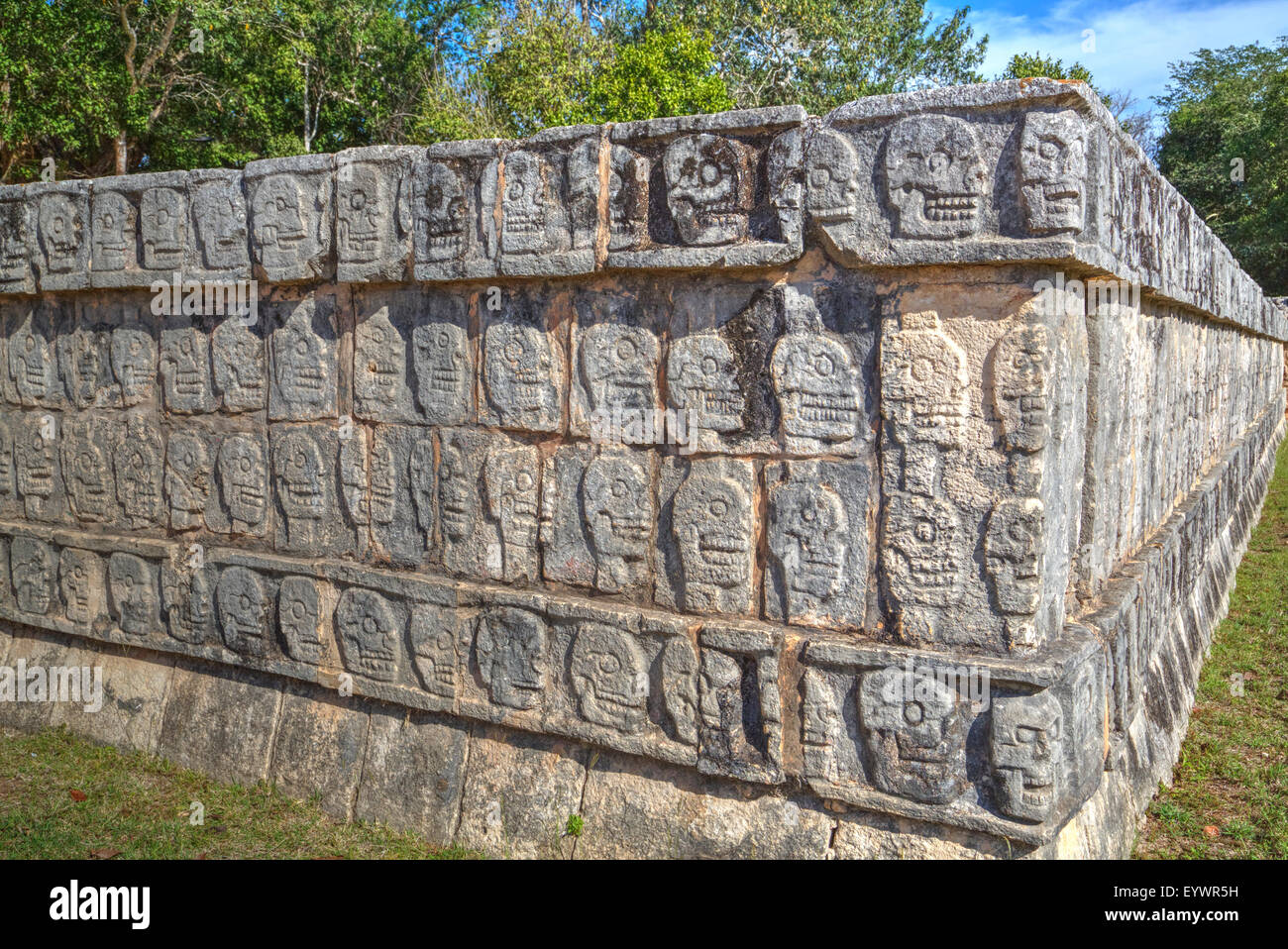 Plate-forme des crânes, Chichen Itza, Site du patrimoine mondial de l'UNESCO, Yucatan, Mexique, Amérique du Nord Banque D'Images