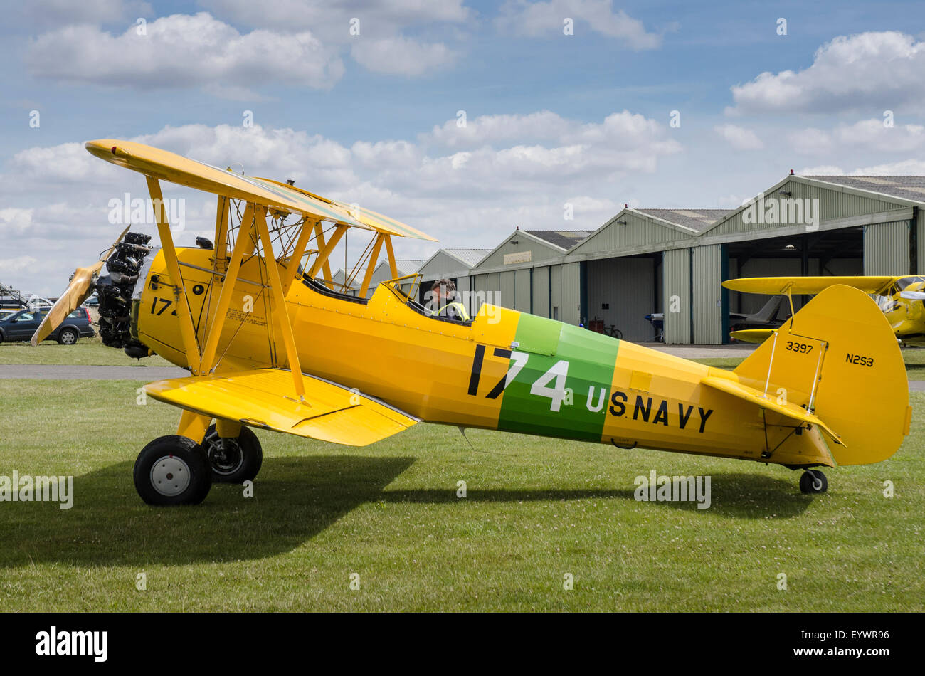 Un Boeing-75N1 (N2-3 Kaydet Stearman) G-OBEE 3397/174 à Old Buckenham ainsi que Banque D'Images