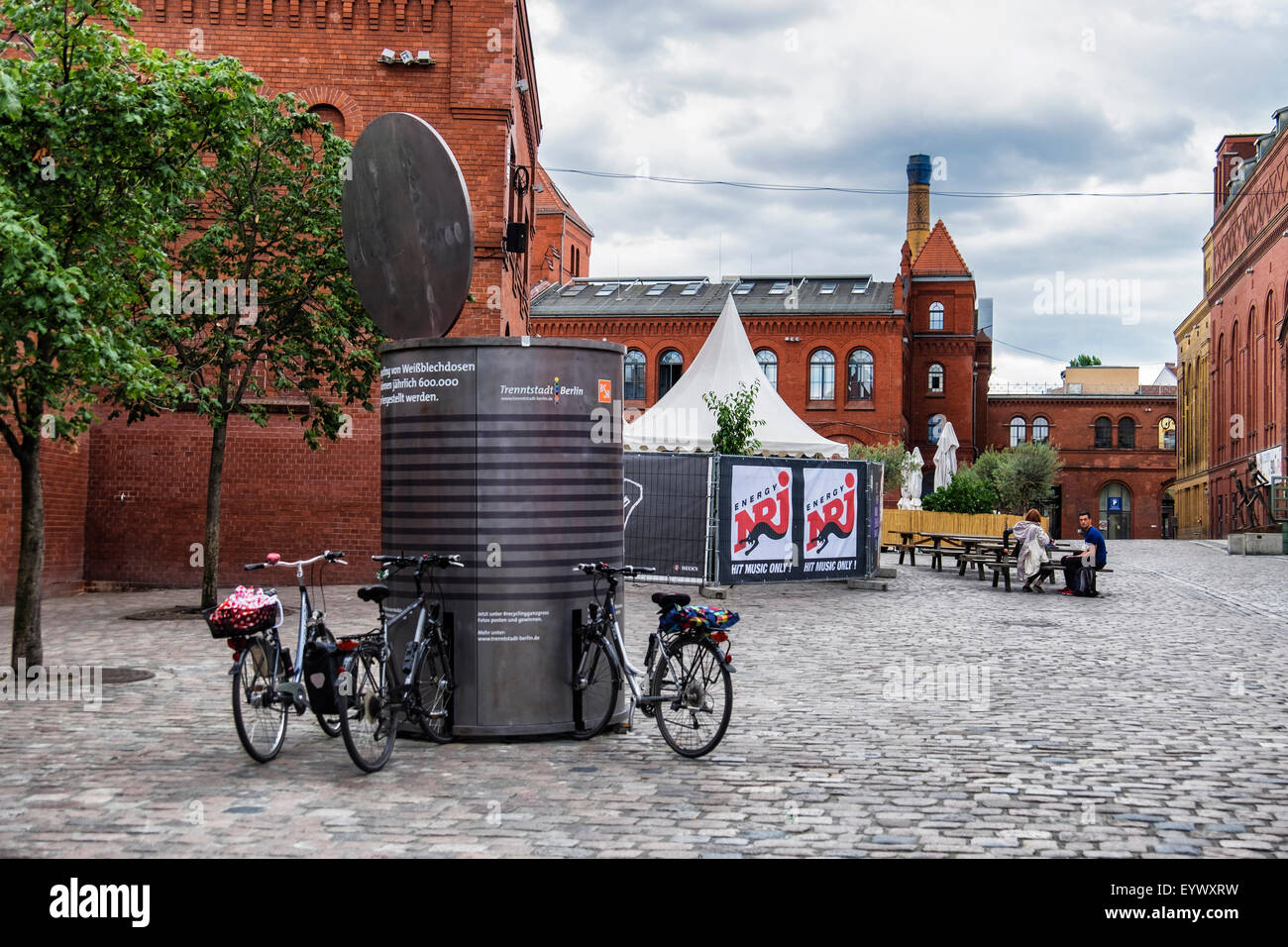 Kulturbrauerei Berlin, culture, vieille Brasserie Brasserie Schultheiss cour, vélo et les bâtiments de brique Banque D'Images