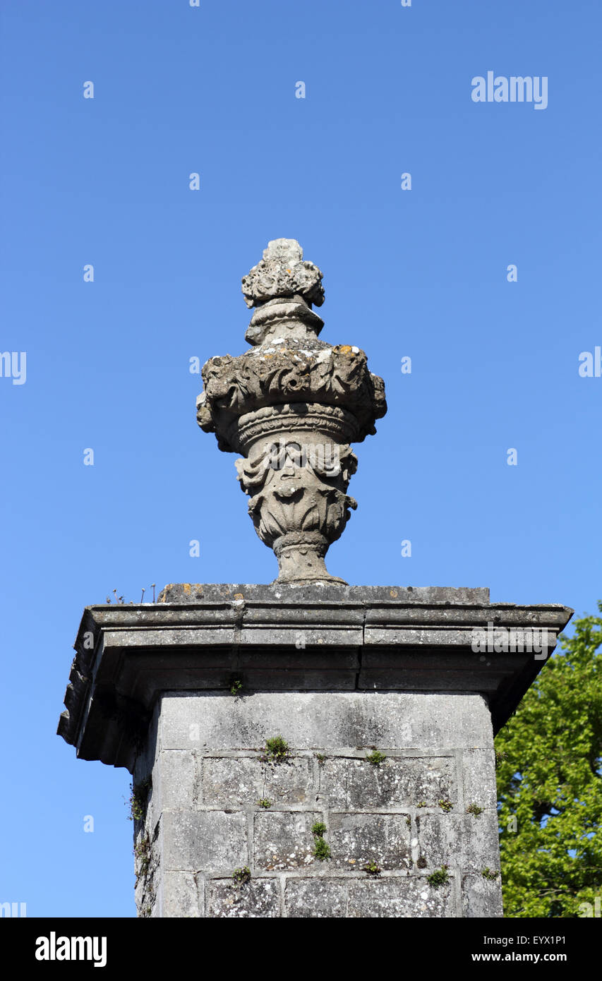 Sur une urne géorgienne ornementales barrière, en Irlande. Banque D'Images