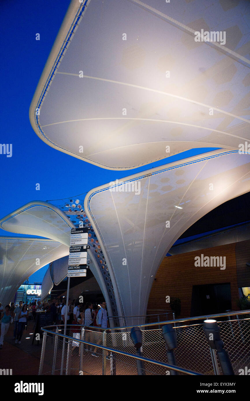 Italie Milan Expo pavillon allemand piscine soir 2015, d'architecture, architecture, ville, contemporain, Europe, European, Banque D'Images