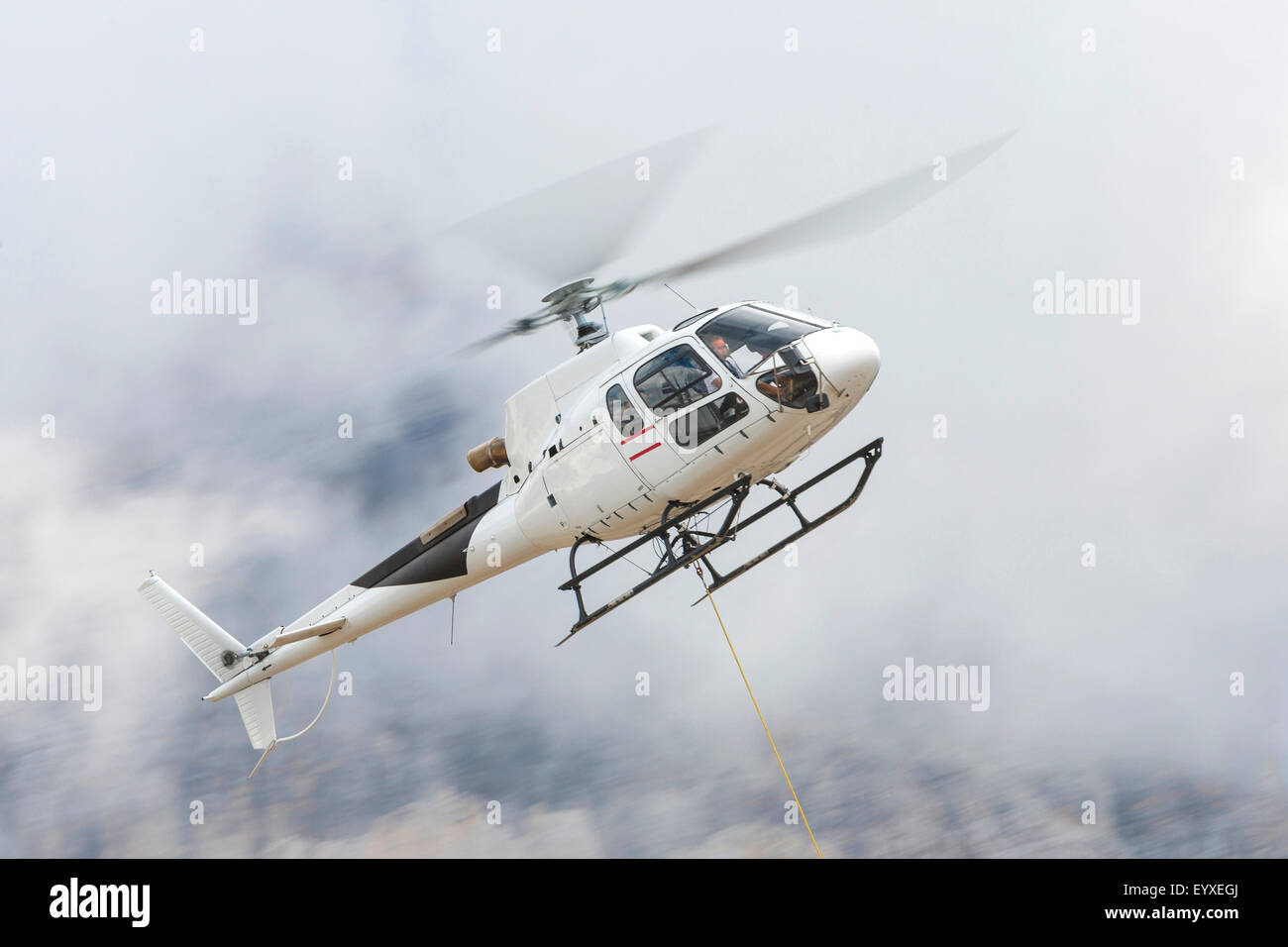 Dans l'air en hélicoptère en vol, Dolomites Banque D'Images