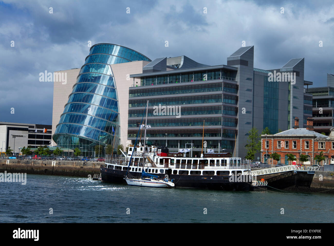 MV Mainistir Na Féile (restaurant River, le National Irish Centre de conférence, la ville de Dublin, Irlande Banque D'Images