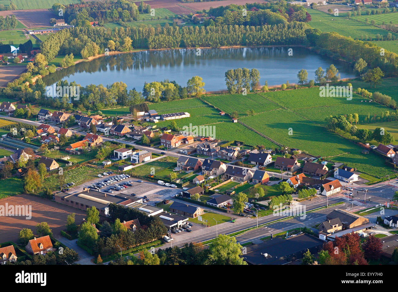 Lake, l'urbanisation à la frontière de la zone agricole de l'air, Belgique Banque D'Images