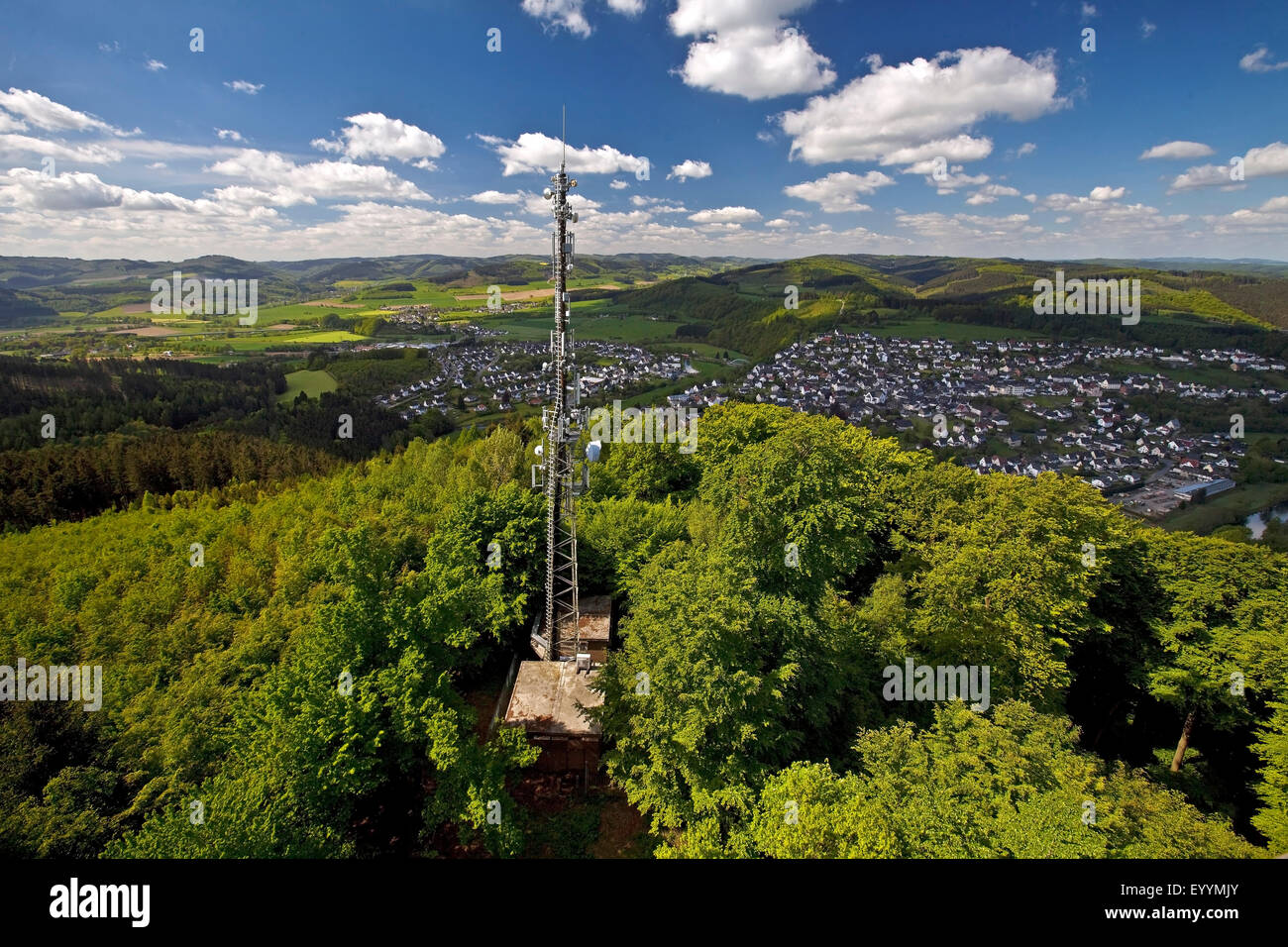Vue depuis la tour de Kueppel à Freienohl, Allemagne, Rhénanie du Nord-Westphalie, Rhénanie-Palatinat, Meschede Banque D'Images