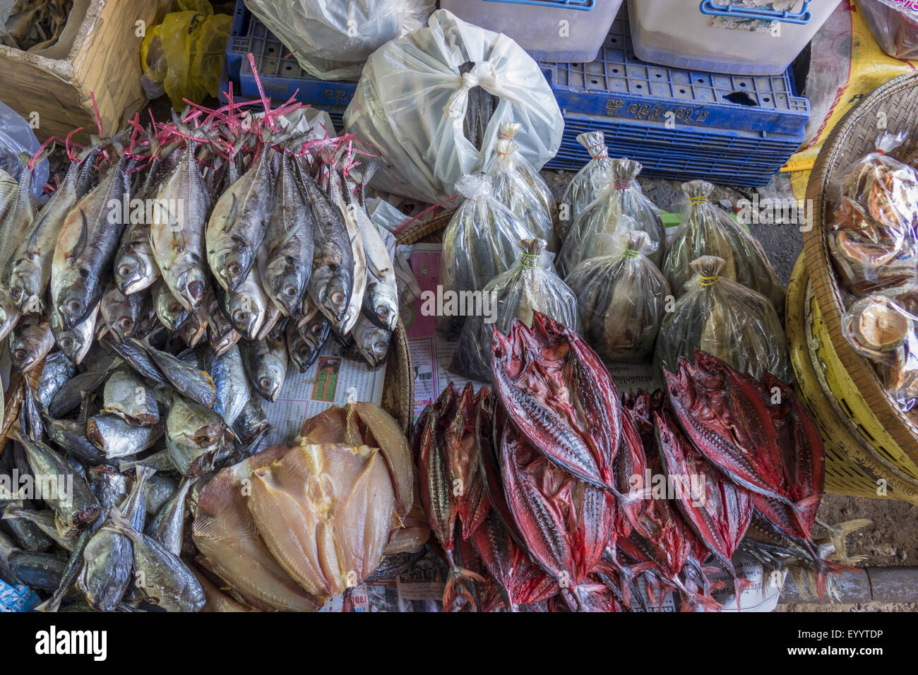 Le poisson séché au marché Talad Rom Hoob près de Bangkok, Thaïlande Banque D'Images