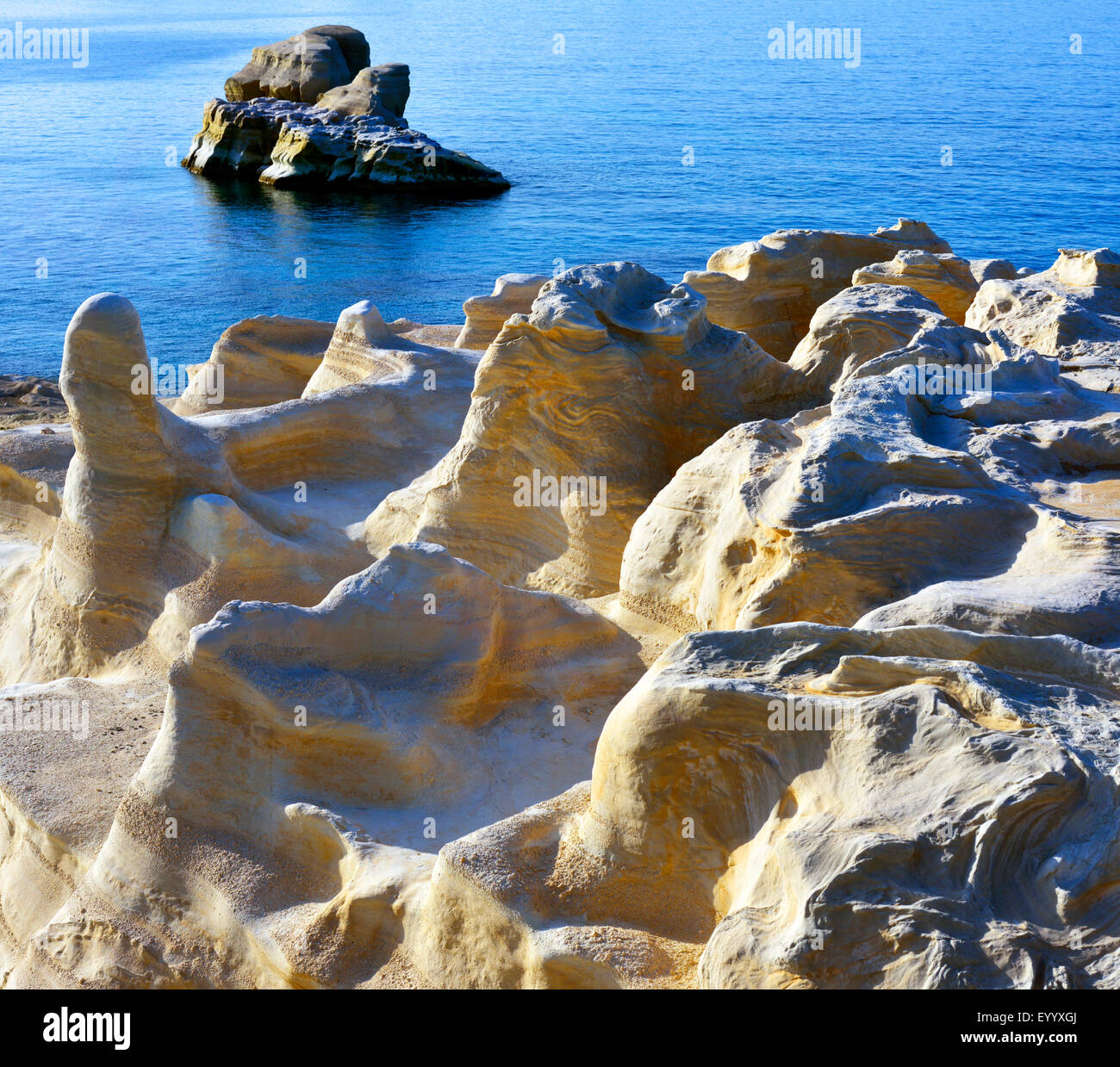 Fabulous rock area de près de Sarakiniko le village d'Adamas sur l'île de Milos, Grèce, Cyclades, Milos Banque D'Images
