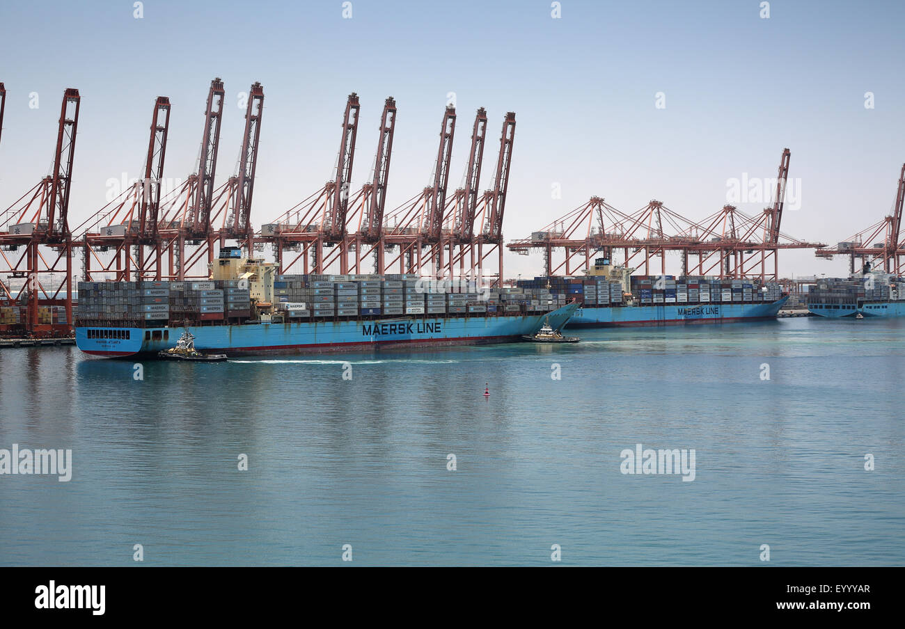 Expédition industrielle Maersk expédition de conteneurs à Salalah Oman Moyen-Orient Banque D'Images