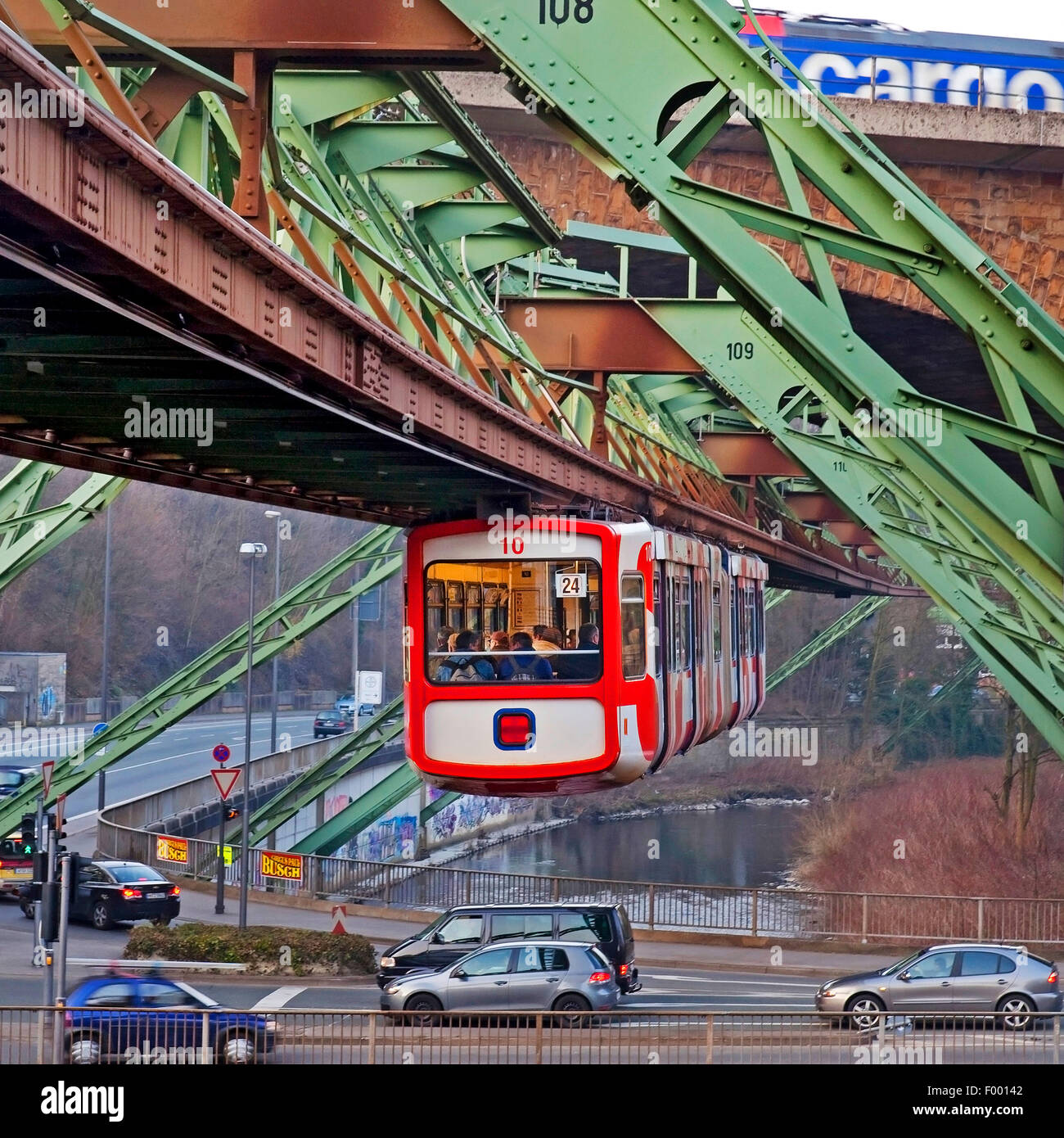 Suspension du trafic ferroviaire, Wuppertal et , Allemagne, Rhénanie du Nord-Westphalie, région du Bergisches Land, à Wuppertal Banque D'Images